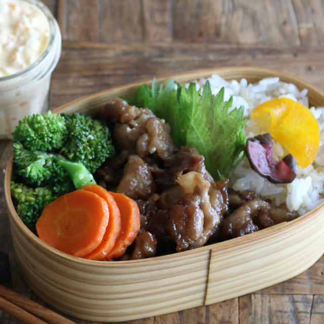 安くガッツリ食べられる！豚こま肉でポーク南蛮タルタルソース付き