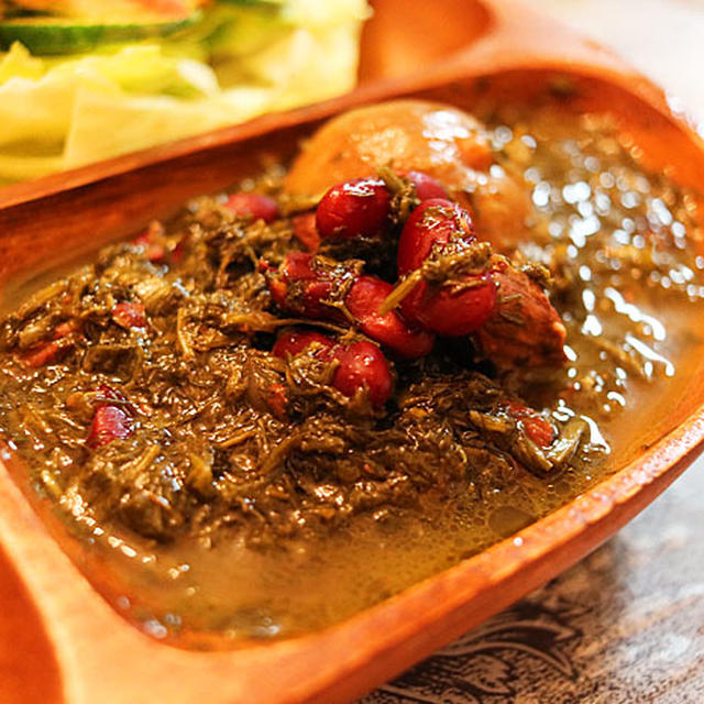 【イラン】野菜と豆のヘルシー煮込み「ゴルメサブジ（Ghormeg Sabzee）」