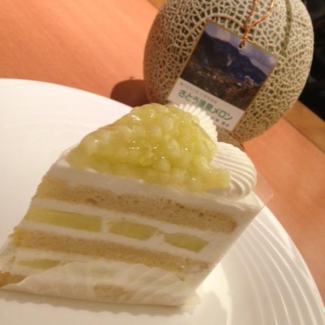撮影風景〜スーパー メロンショートケーキと私♪ 笑