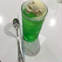 昭和な喫茶ルームでクリームソーダ