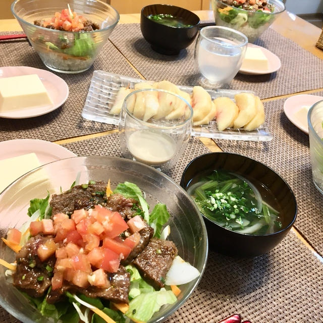 【夏のスタミナ丼】ガーリックトマトのっけ焼肉サラダ丼でエネルギーチャージ！