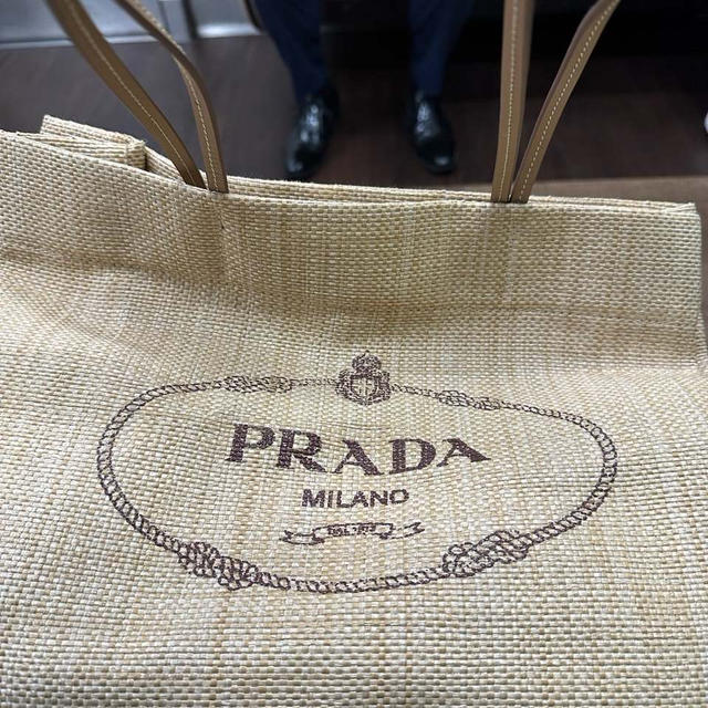 PRADAのノベルティバッグ