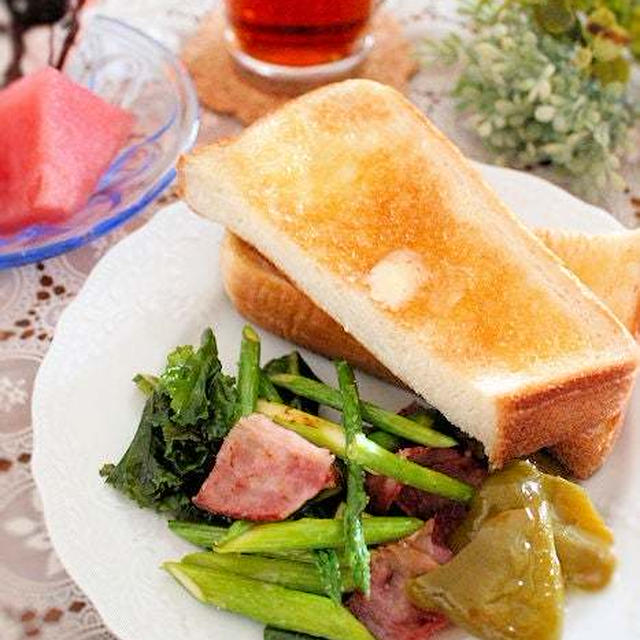 びっくりした昨日のエリアメール！セブンの「うるもち食パン」で朝ごはん