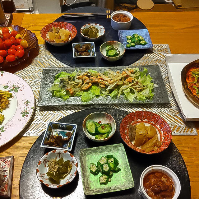 サーモンマリネと鶏ときゅうりのカレーマヨサラダと小鉢６品にプチトマト食べ放題付きの晩酌