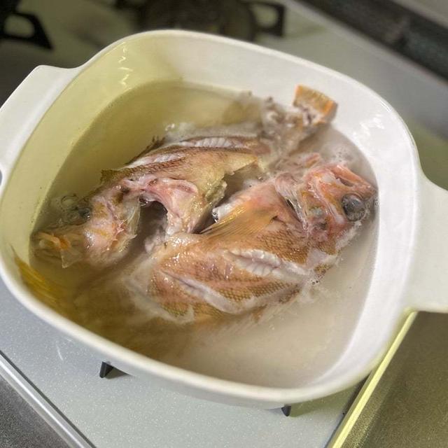 5.24【お家ごはん・夜】やっすい魚 煮魚と豚汁❣️ﾃﾞｽ。