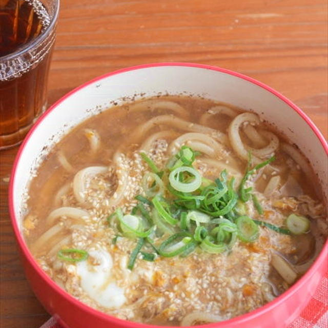 意外性抜群！香ばしい香りがあとをひく～！いま話題の「烏龍茶うどん」