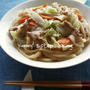 ★連載更新！★魔法のスパイステクニックは『おしょう油いつもの1/3！蒸し焼きうどん』