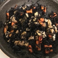 牡蠣だし醤油でひじき煮