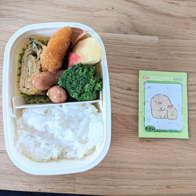 Making daily Bento lunches : I think this is a normal mom's bento🍱