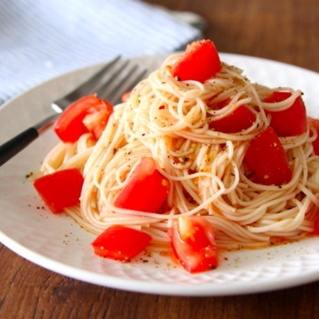 さっぱりおいしい！ そうめんで「冷製トマトパスタ風」の簡単レシピ【調理時間5分】