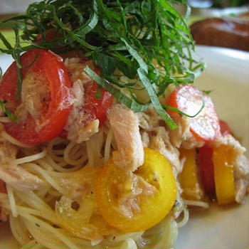 トマトとツナの麺つゆパスタ作りました〜〜♪