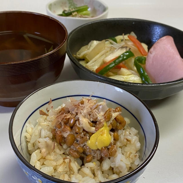 My朝ごはん☆納豆ごはんと&野菜炒め〜