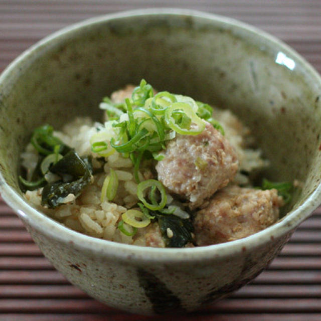 焙煎ごまスープと肉団子の簡単炊き込みご飯