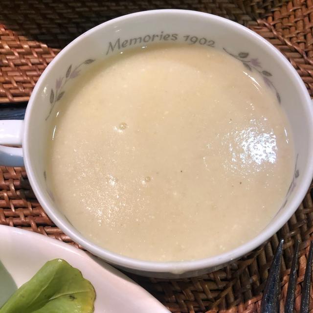 グローブ風味のホワイトスープ