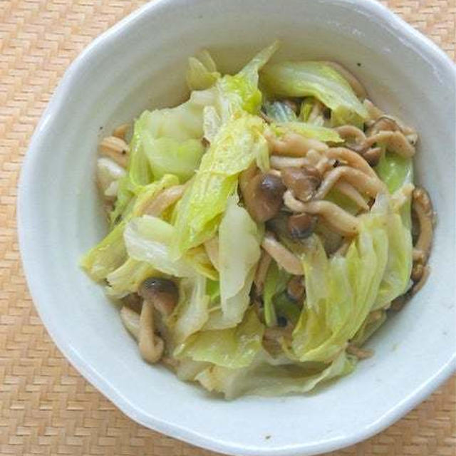 フーディストノート掲載！野菜がたっぷり食べられる〜キャベツとしめじのホットサラダ。