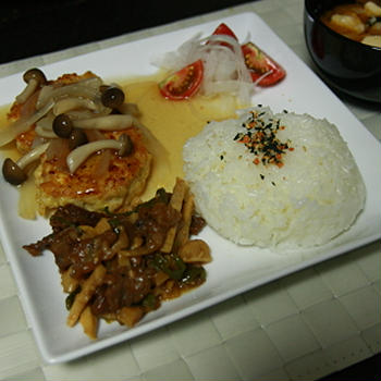 豆腐ハンバーグのきのこあんかけ