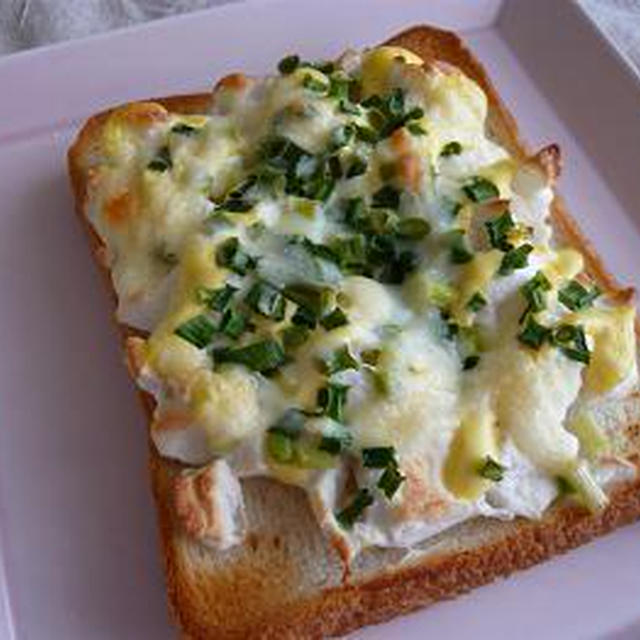 はんぺんマヨチーズトースト