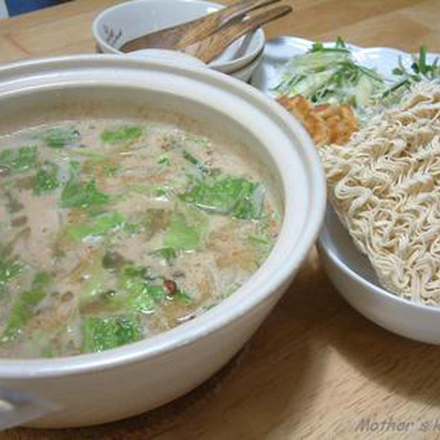 寒〜い夜に…　“ラーメン鍋”