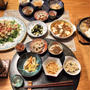 お一人様陶板ですき焼き風、ありもんマカロニサラダ、なすの辛子漬け、牛スジ煮、小鉢6品で晩酌