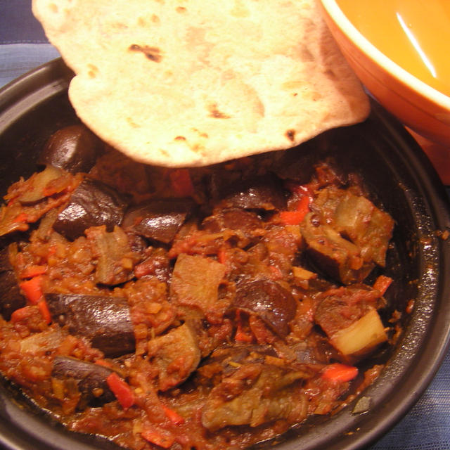 タジン鍋でなすのスパイシー味噌カレー