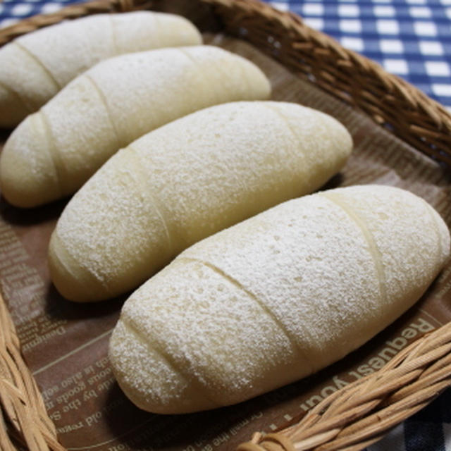 白い塩パンで朝食♪