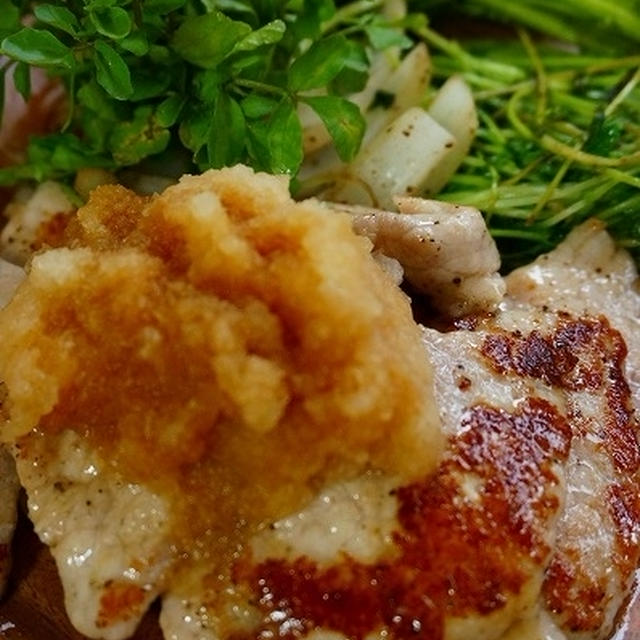豚肉の塩コショウ炒め柚子胡椒＆ポン酢添え、スケソウダラの蒸し物、あさりご飯