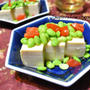 枝豆塩やっこ。採れたての枝豆と塩豆腐で作るシンプルで旬のおつまみ。