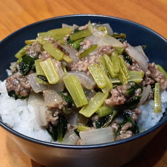 なぜか冷蔵庫に野菜が…