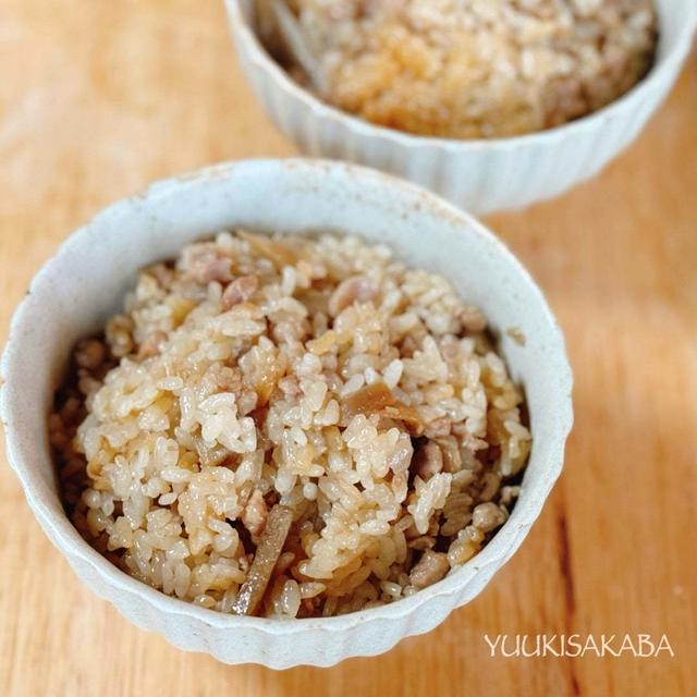 おかずいらずで、コレ一杯で大満足♪ごぼうの風味満載、鶏肉の旨味しみしみの、鶏ごぼう飯レシピ！