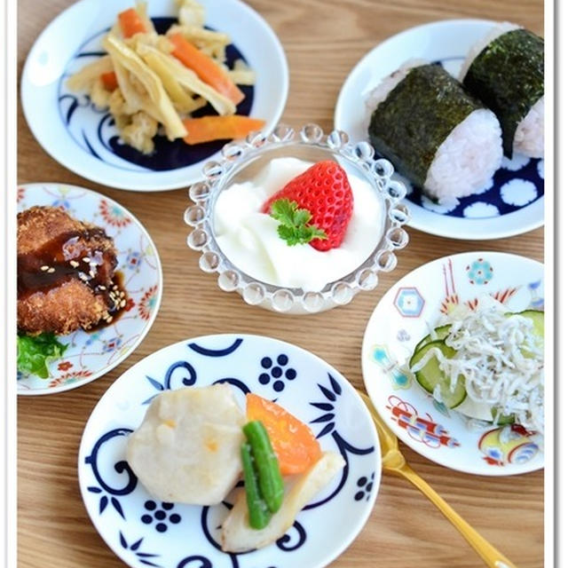 豆皿にのせてワンプレートの朝ごはん