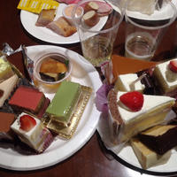 【レシピブログ：西武池袋本店「クリスマスケーキ試食会」】クリスマスケーキ各種×泡（辛口、甘口）、赤、白、ロゼ