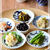 豆皿に盛る和定食の朝ごはん