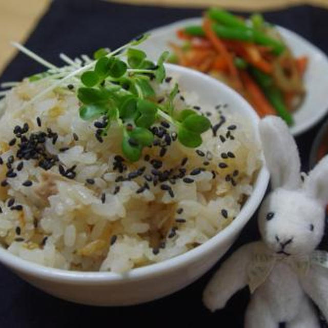 レンコンとツナの炊き込みご飯☆　万博記念公園の花