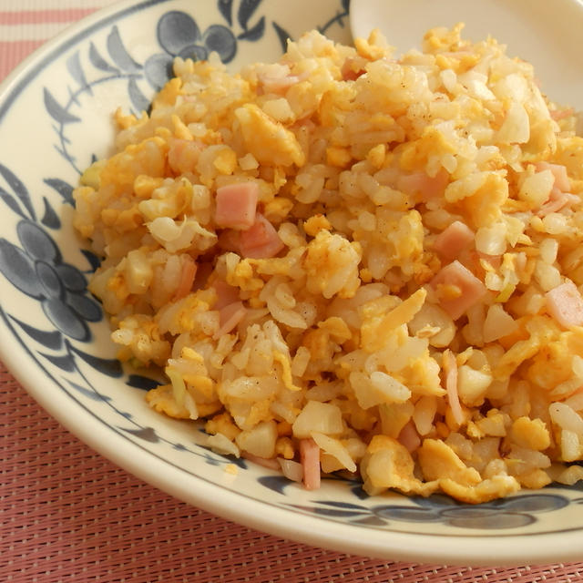 節約！！ローカロリーで大満足　キャベツの芯を使ってチャーハンを美味しく作るコツ