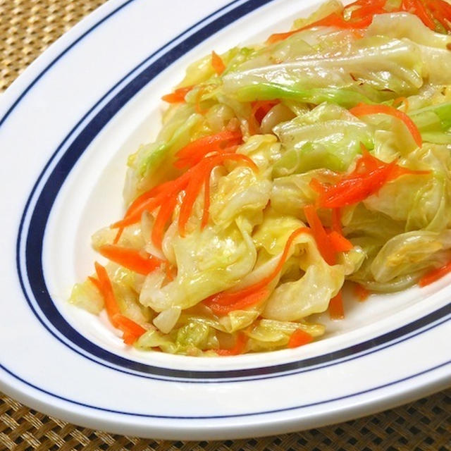 野菜だけ〜なのに旨い！ビールに餃子にピッタリおかずおつまみ春キャベツの花椒塩炒め。