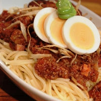 「洋食作り」デミグラスソースで牛蒡フライのっけミートソーススパ