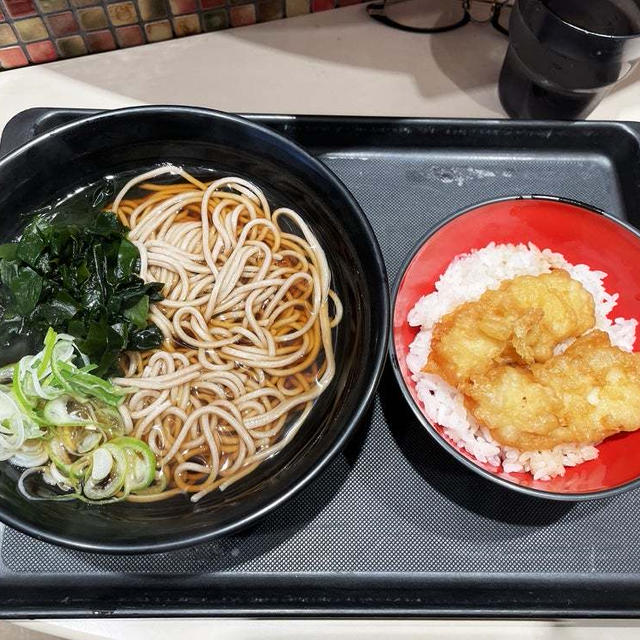 かけそばとミニいか天丼を食べる（番外編）〜3種のミニ丼セット・名代 富士そば〜