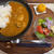 スパイスをブレンドして作るインドカレー