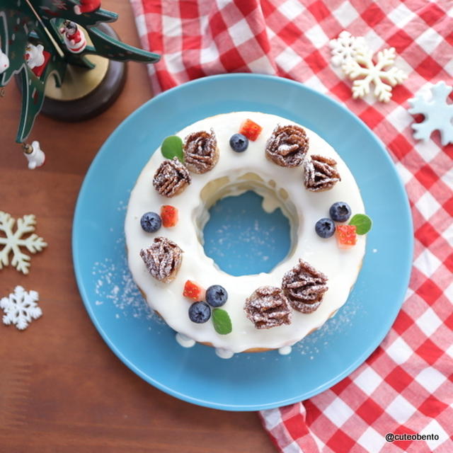 クリスマスにぴったり！松ぼっくりのドリップケーキ