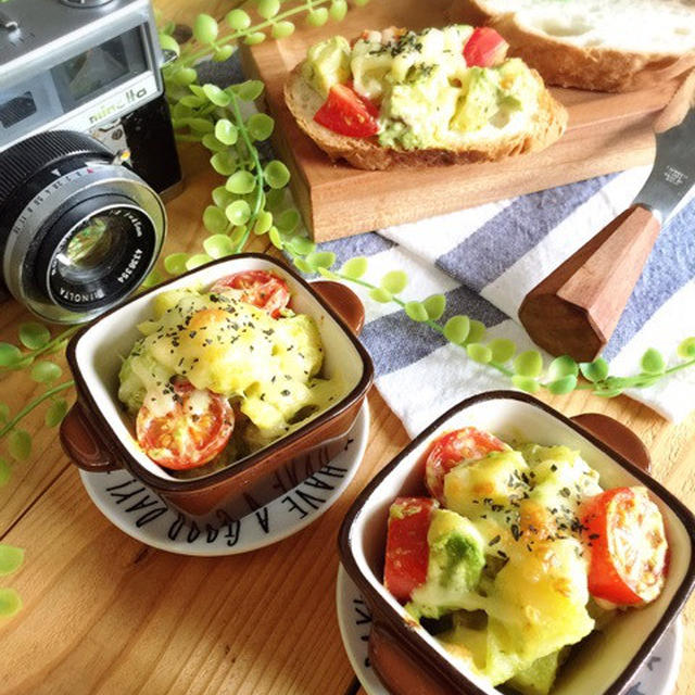 いろいろ(笑) と 火を使わず5分で完成♪アボカドポテトのチーズ焼き♡