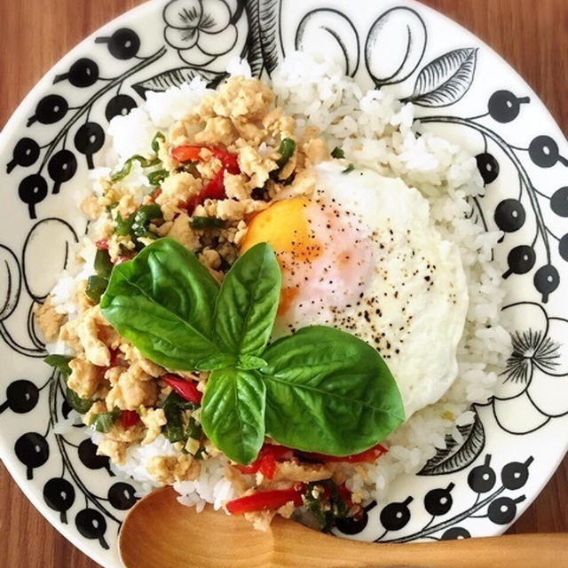 鶏胸肉で作る簡単ヘルシーガパオのレシピ