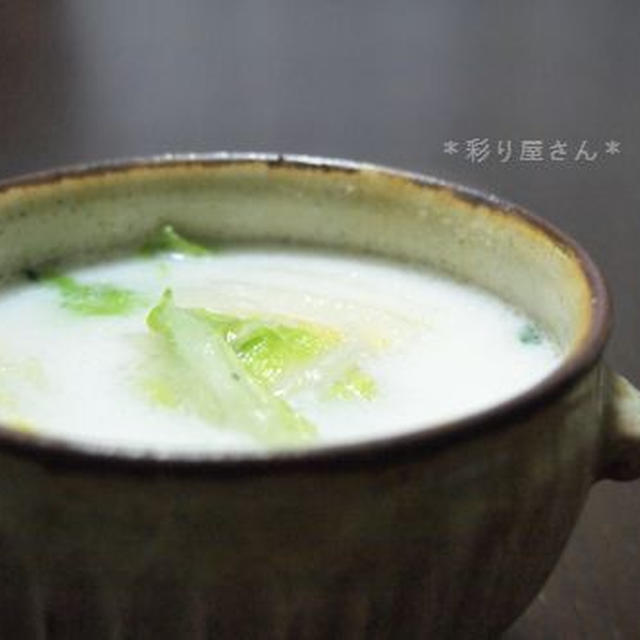 白菜と鶏つくねの豆乳スープ