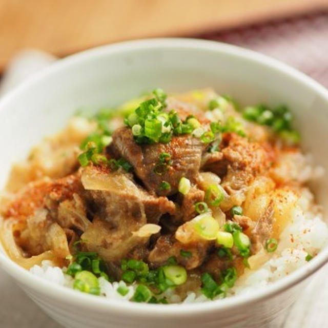 レシピブログ、牛すじ味噌煮込み丼、どて焼き丼