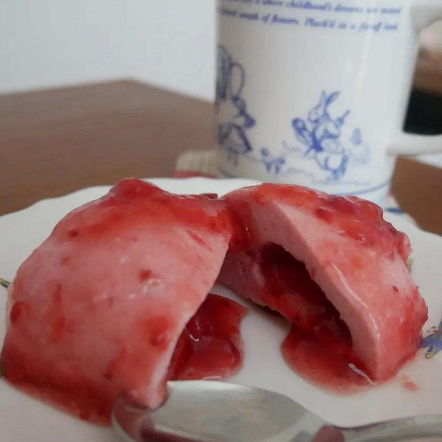 ローソン✕ICHIBIKOいちごのトリコベリーベリーケーキ#コンビニのケーキのレベルが高い