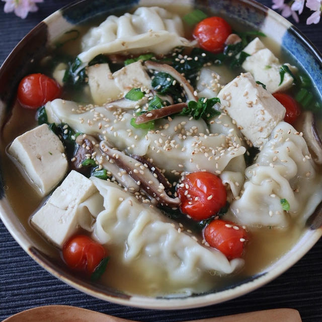 サプライズプレゼントと水餃子と豆腐の満腹スープ