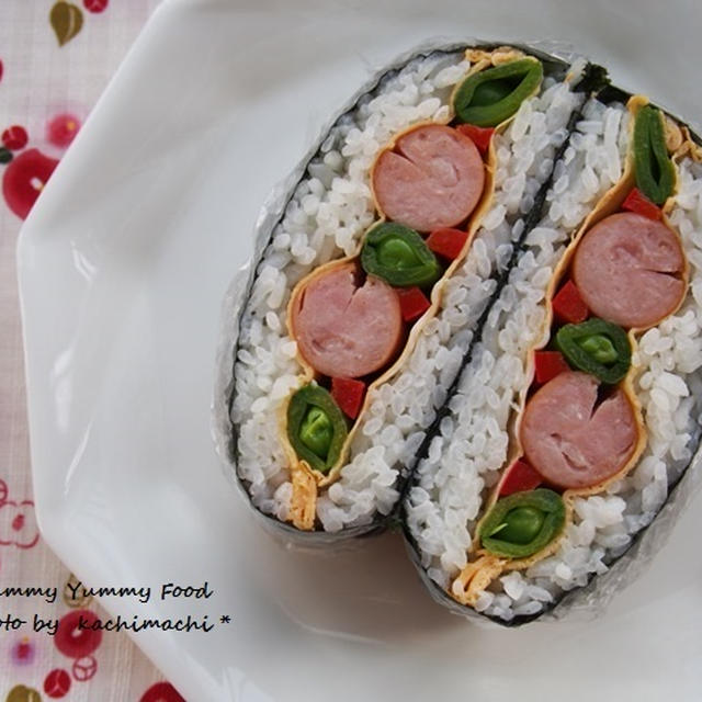 彩野菜とウィンナーのおにぎらず。