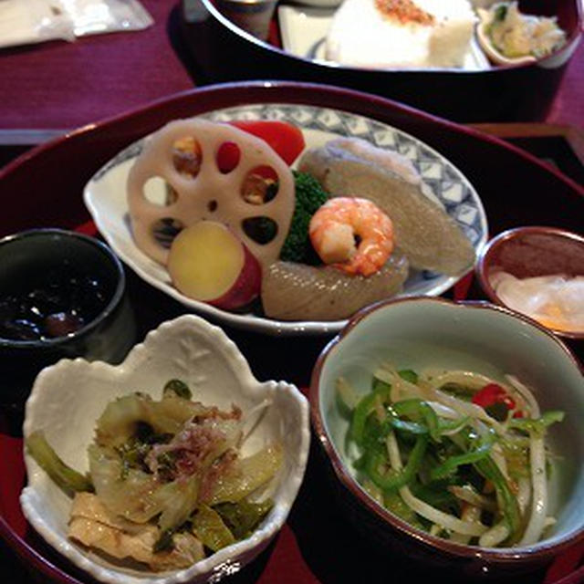 いい夫婦の日のランチ。三日月とうさぎの「月とうさぎ弁当」