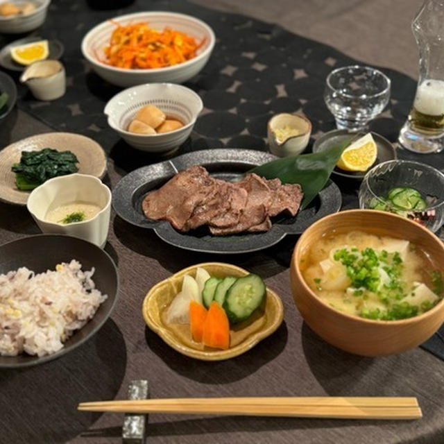 【だんなさまごはん】遊んで帰って来たら、麦とろ牛タン定食が待ってた！