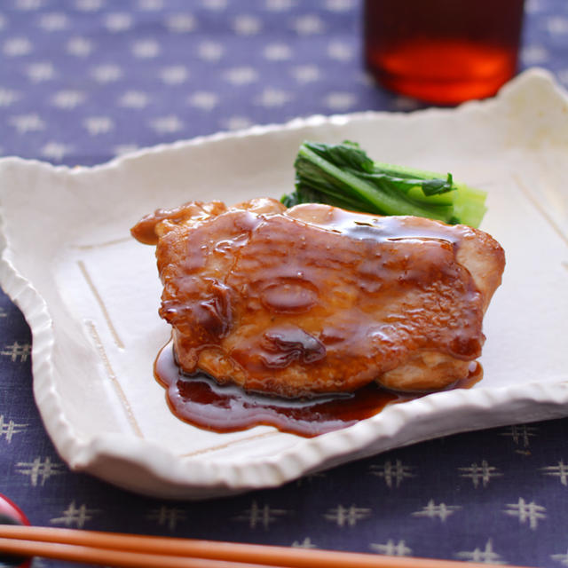 ピリ辛照り焼きチキン。残り食材の具だくさんスープの晩ごはん。