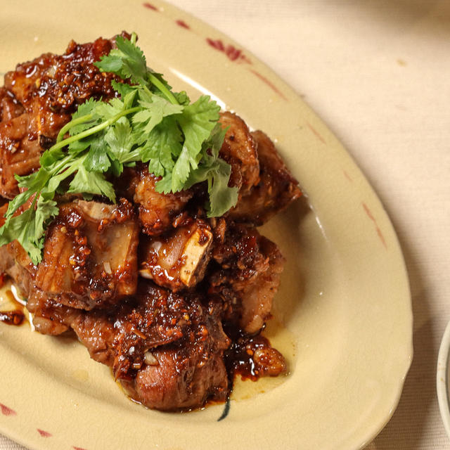 ベトナム料理 魚醤がうまいスペアリブの甘辛焼きレシピ